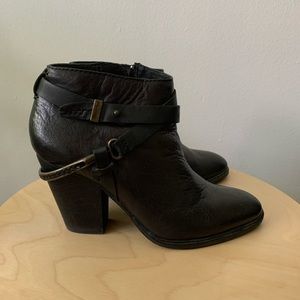 Dolce Vita Harlene Booties- black leather, harness